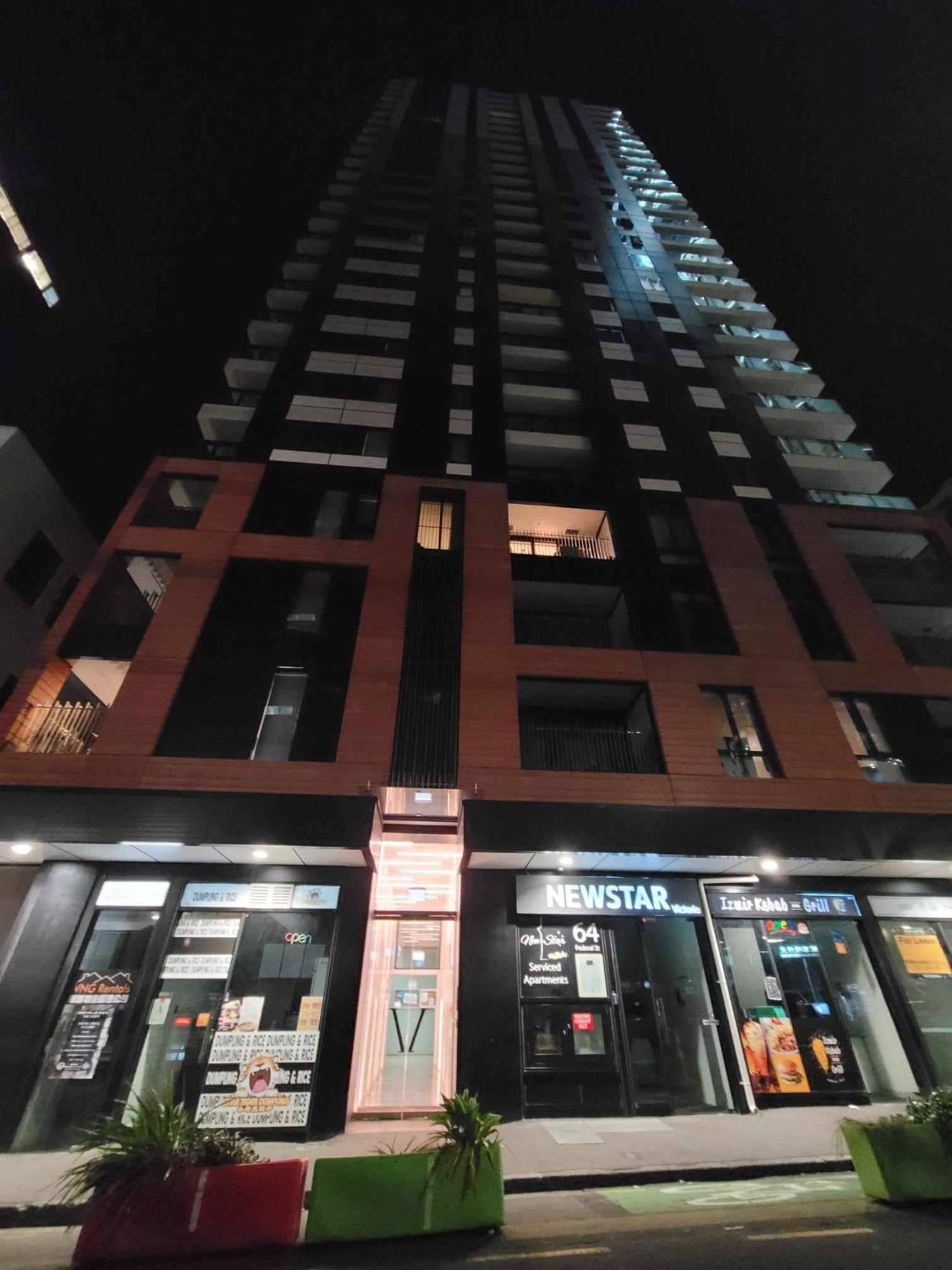 Sky Tower Just Next Door Apartment Оукланд Екстериор снимка